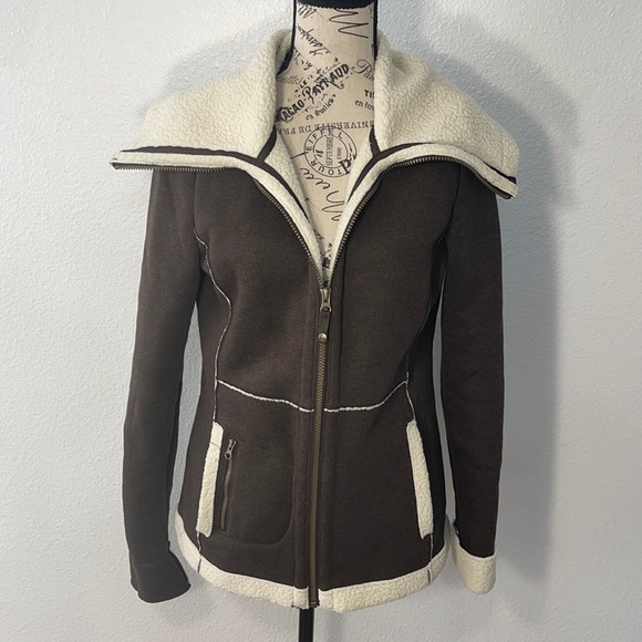 Ascend Sherpa Jacket